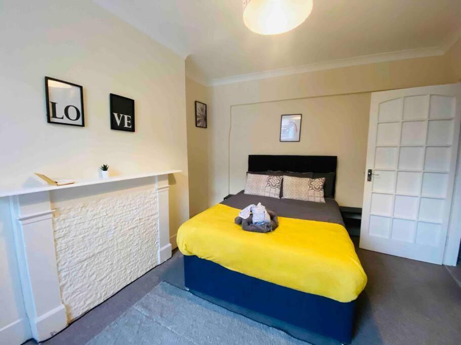 7 Bedroom House In Town Centre Near Beach - Sleeps 13 헤이스팅스 외부 사진